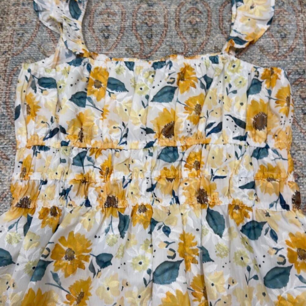 Moodie Women's sunflower print smocked top size S